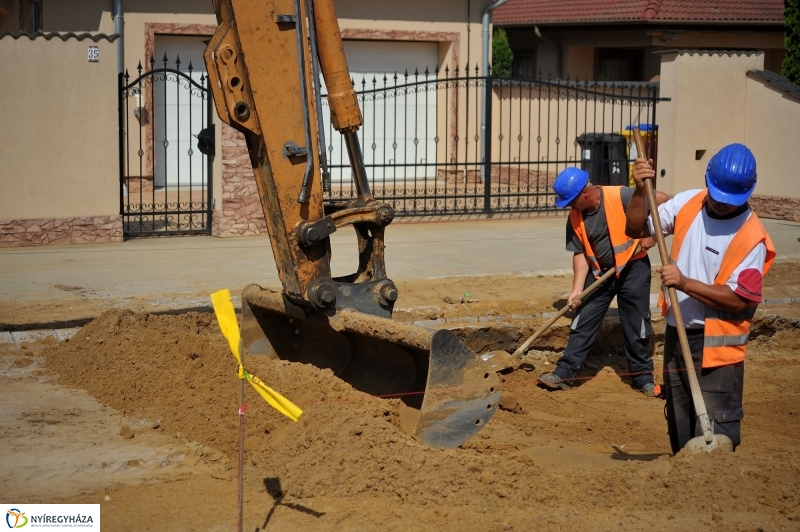 Útfelújítás a Lombkorona utcán