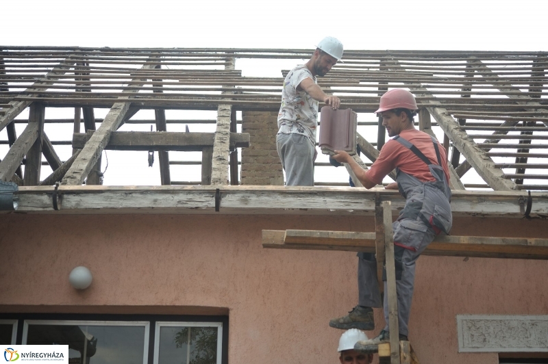 Elkezdődött a beruházás a Szegfű utcán