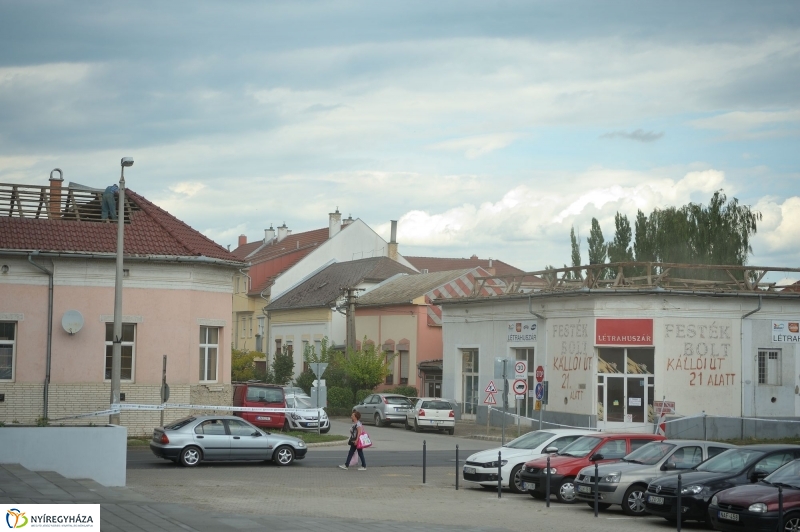 Elkezdődött a beruházás a Szegfű utcán