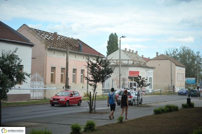 Elkezdődött a beruházás a Szegfű utcán