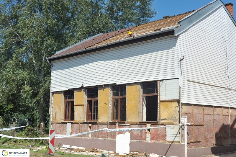 Elkezdődött a beruházás a Szegfű utcán II.