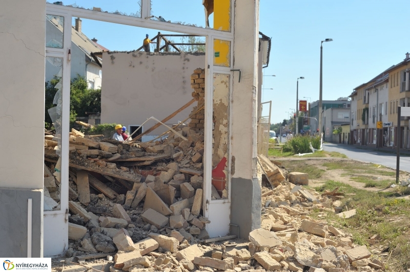 Elkezdődött a beruházás a Szegfű utcán II.