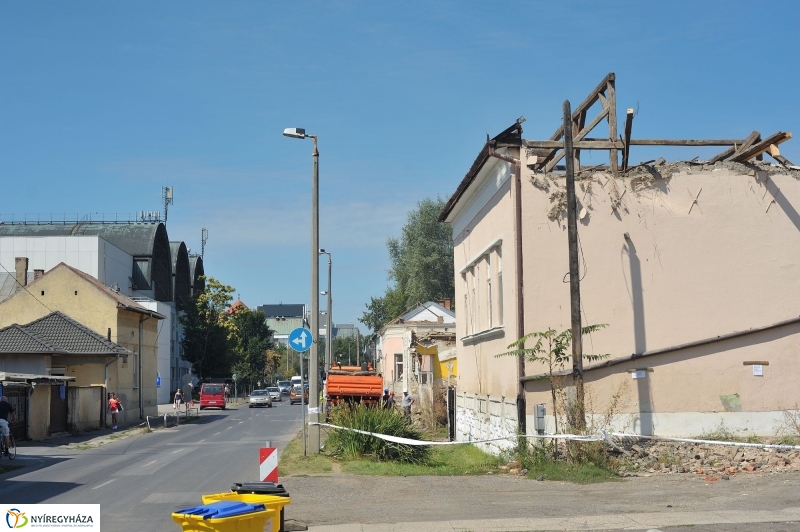 Elkezdődött a beruházás a Szegfű utcán II.