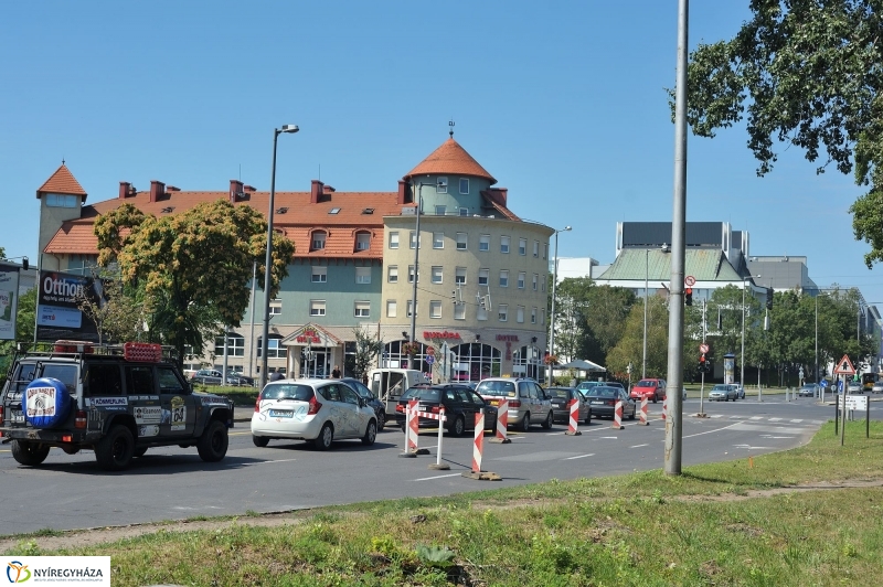 Elkezdődött a beruházás a Szegfű utcán II.