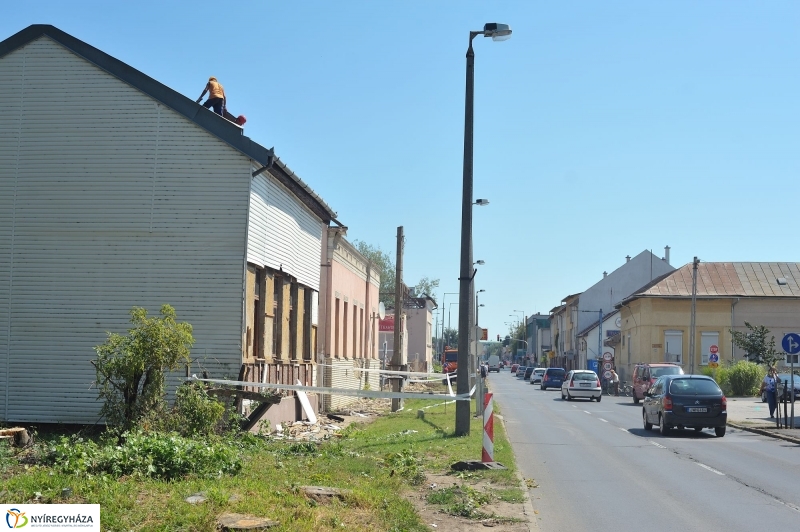 Elkezdődött a beruházás a Szegfű utcán II.