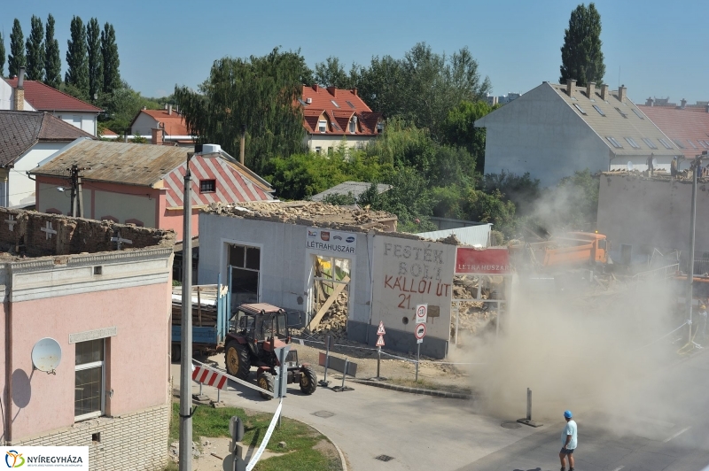 Elkezdődött a beruházás a Szegfű utcán II.