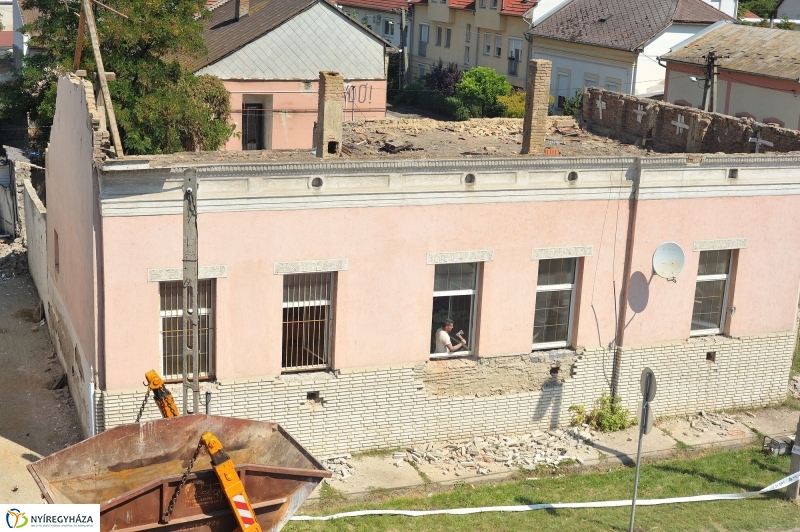 Elkezdődött a beruházás a Szegfű utcán II.