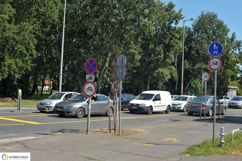 Elkezdődött a beruházás a Szegfű utcán II.