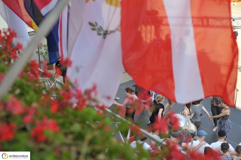 Előkészületek a Folklór Estre