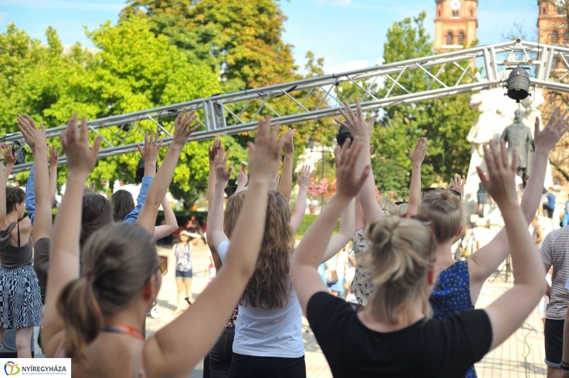 Előkészületek a Folklór Estre