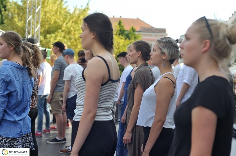Előkészületek a Folklór Estre