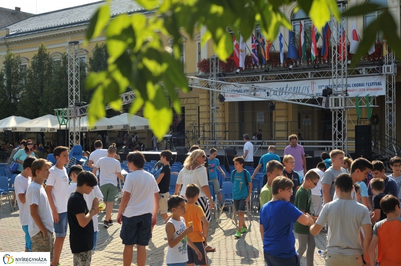 Előkészületek a Folklór Estre