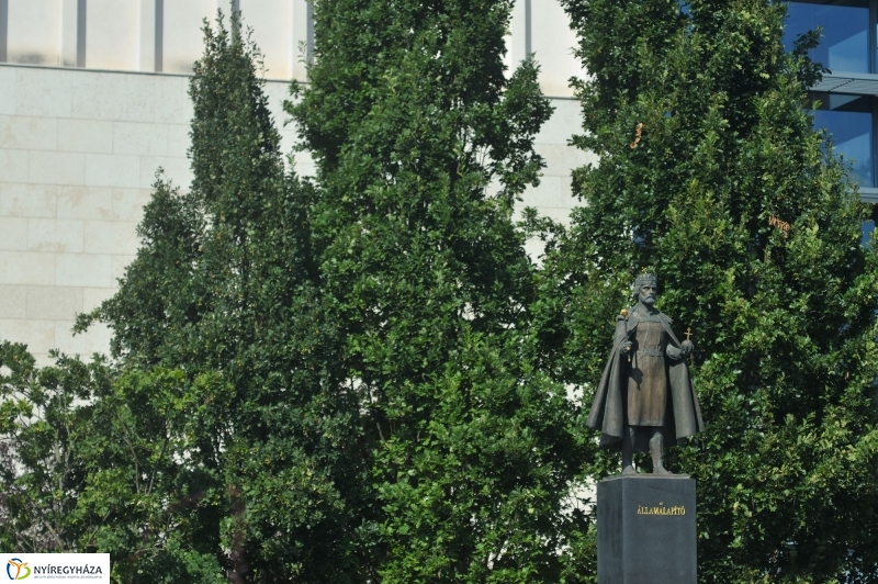 Koszorúzás a Nyíregyházi Egyetemen