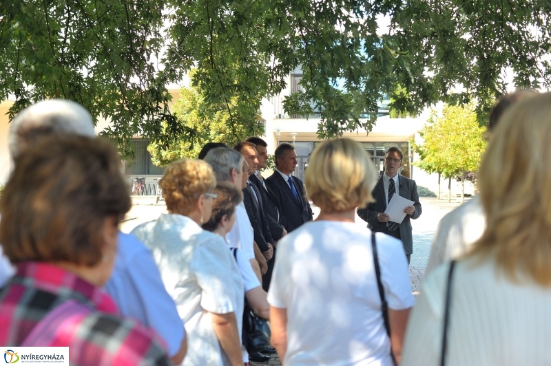 Koszorúzás a Nyíregyházi Egyetemen