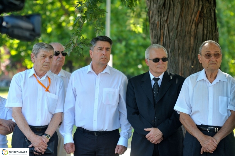 Koszorúzás a Nyíregyházi Egyetemen