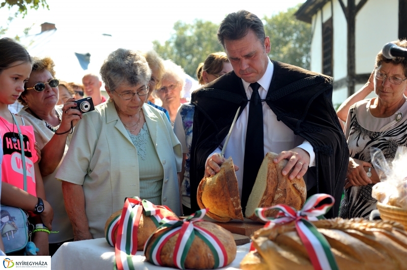 Új kenyér ünnepe a múzeumfaluban