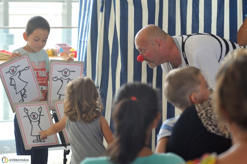 Bohócdoktorok a gyerekosztályon