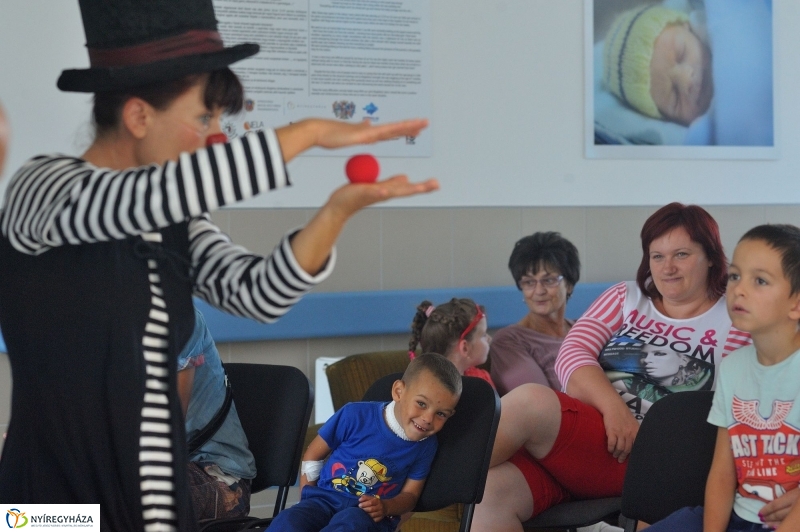 Bohócdoktorok a gyerekosztályon