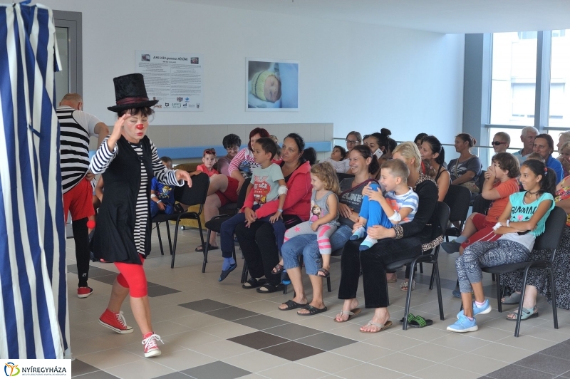 Bohócdoktorok a gyerekosztályon