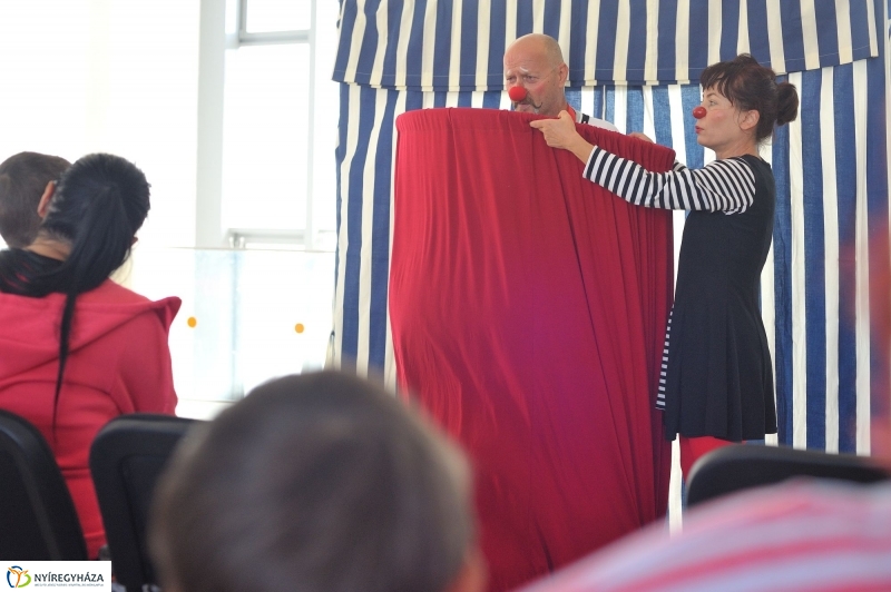 Bohócdoktorok a gyerekosztályon