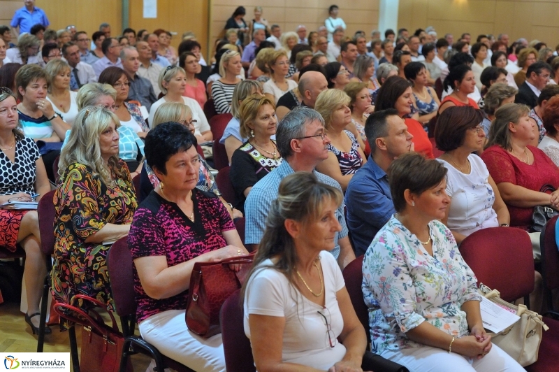 Tanévnyitó konferencia Nyíregyházán