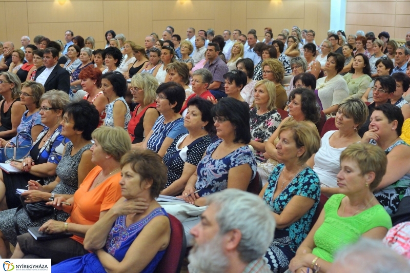 Tanévnyitó konferencia Nyíregyházán