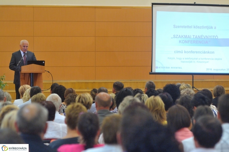 Tanévnyitó konferencia Nyíregyházán