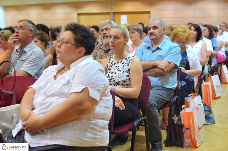 Tanévnyitó konferencia Nyíregyházán