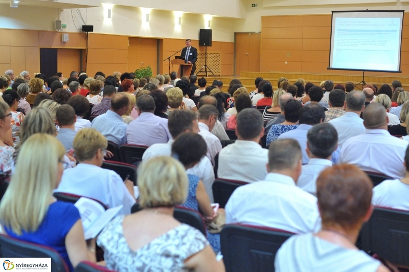 Tanévnyitó konferencia Nyíregyházán