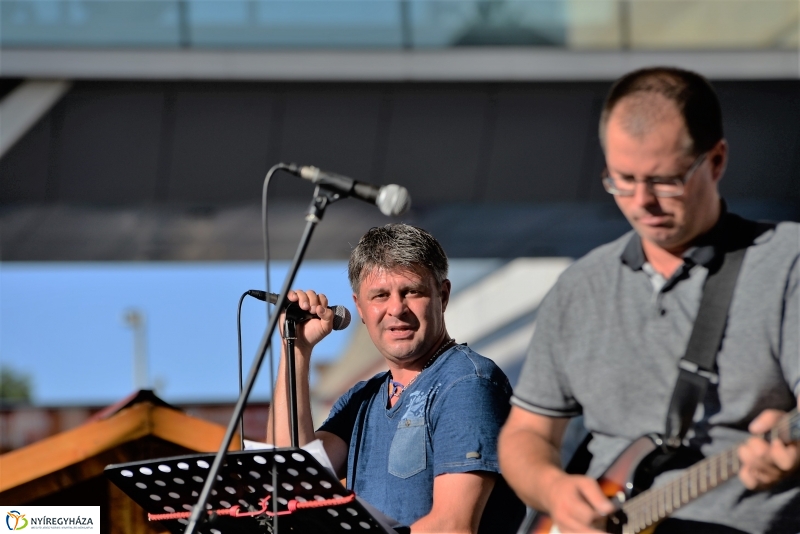 Vidor-szombat délután a belvárosban