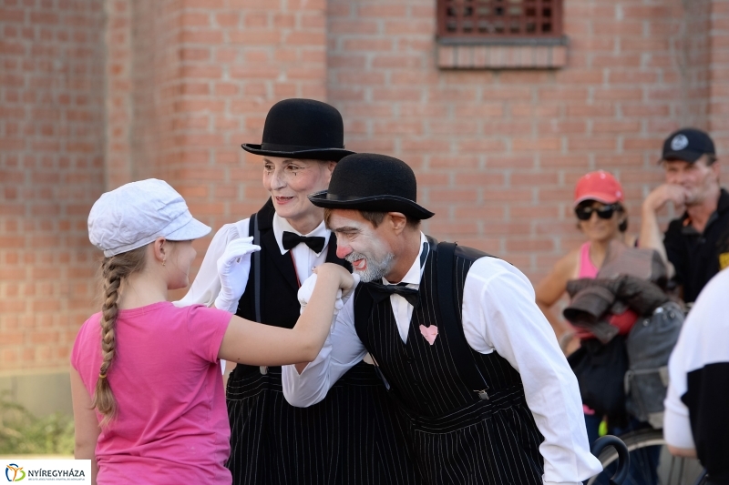 Vidor-szombat délután a belvárosban