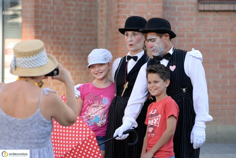 Vidor-szombat délután a belvárosban