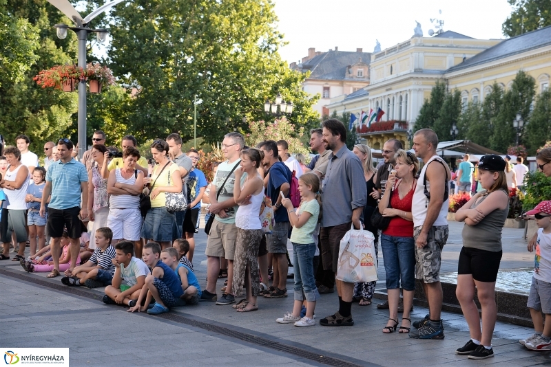 Vidor-szombat délután a belvárosban