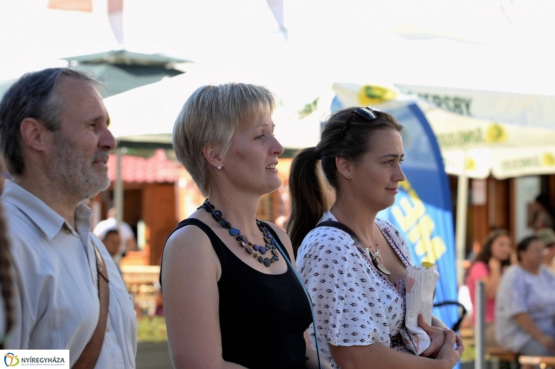 Vidor-szombat délután a belvárosban