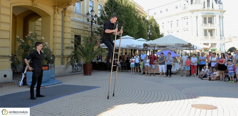 Vidor-szombat délután a belvárosban