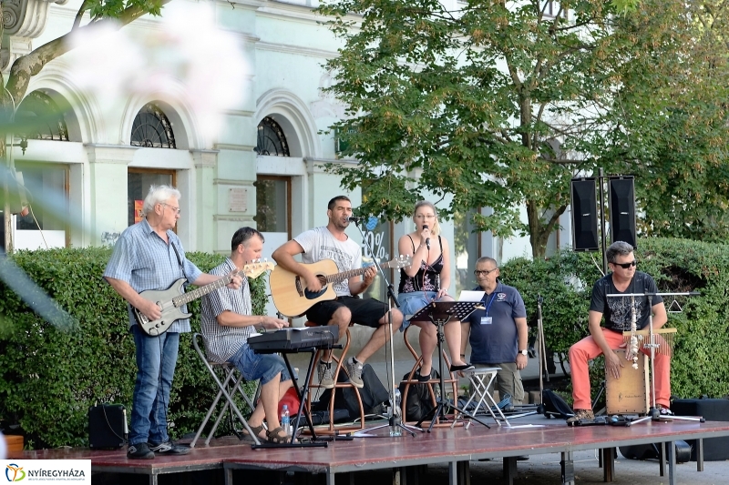 Vidor-szombat délután a belvárosban