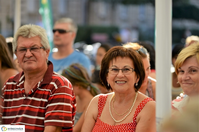 Vidor-szombat délután a belvárosban