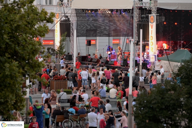 Vidor-KISTeHéN koncert a nagyszínpadon