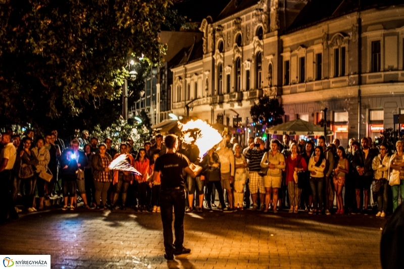 Tűzzsonglőrök a VIDOR fesztiválon