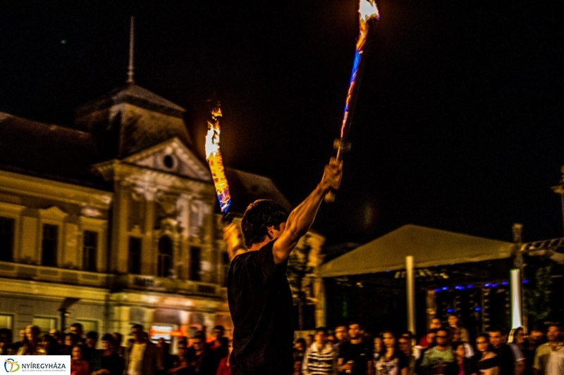Tűzzsonglőrök a VIDOR fesztiválon