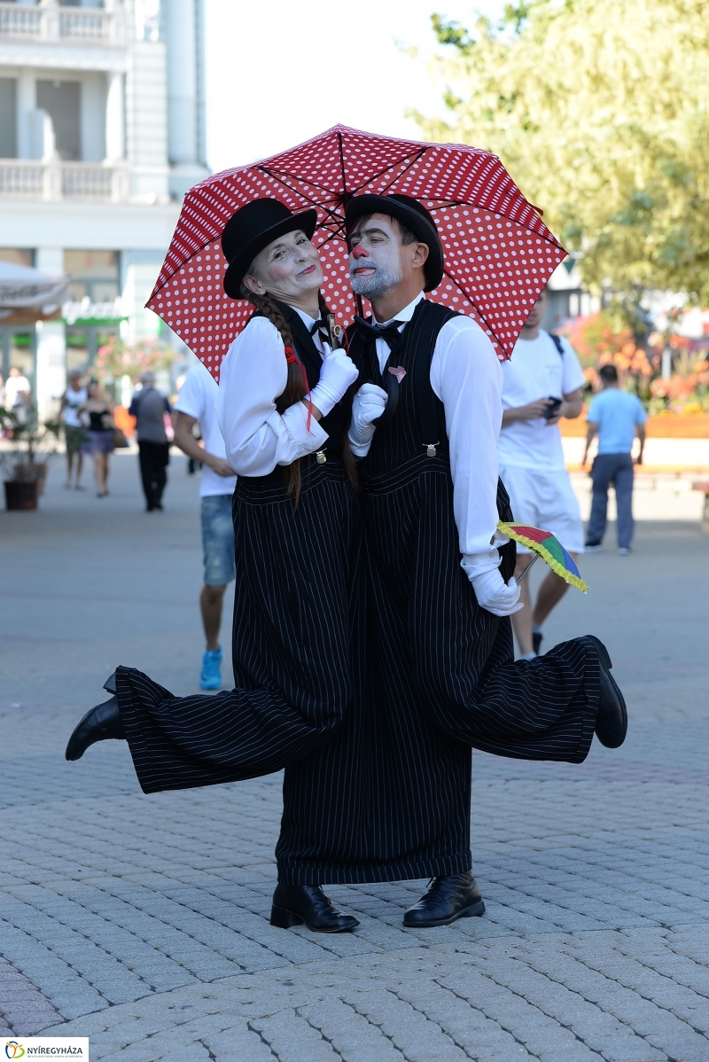 Vidor-vasárnap délután a belvárosban