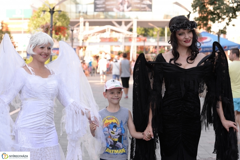 Vidor-vasárnap délután a belvárosban