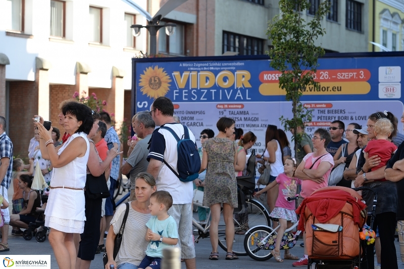 Vidor-vasárnap délután a belvárosban