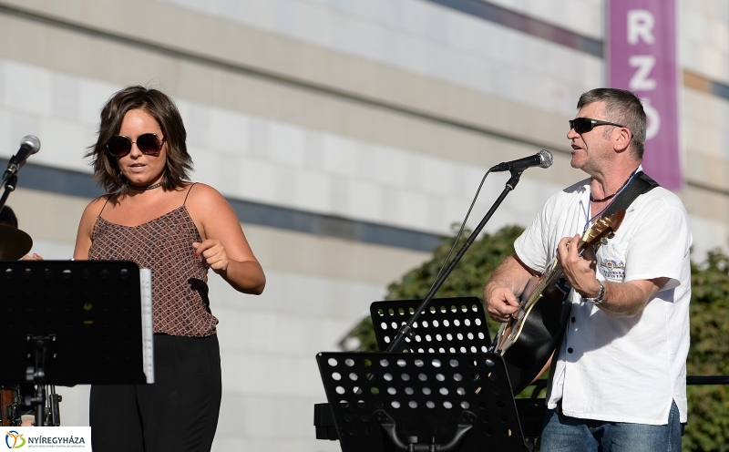 Vidor-vasárnap délután a belvárosban