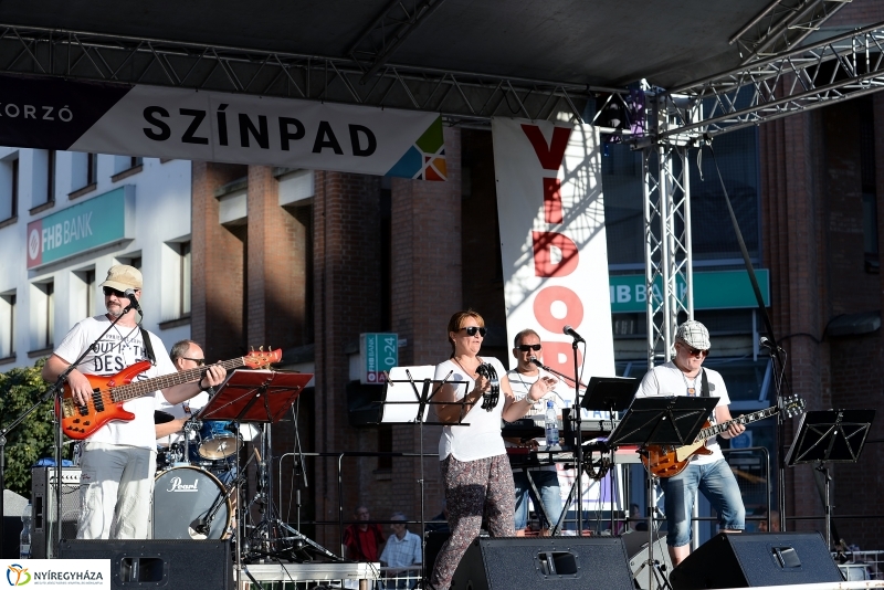 Vidor-vasárnap délután a belvárosban