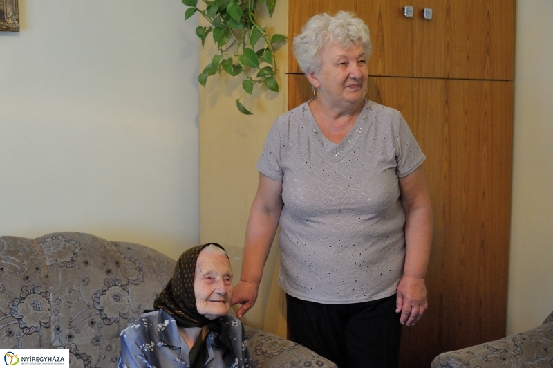 Szépkorú köszöntése - Tar Gyuláné