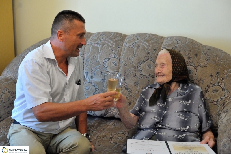 Szépkorú köszöntése - Tar Gyuláné