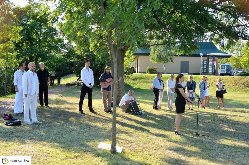 Emlékfa ültetés a Vidor ligetben