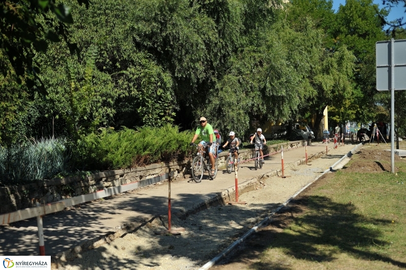 Járdafelújítás a Sóstói úton