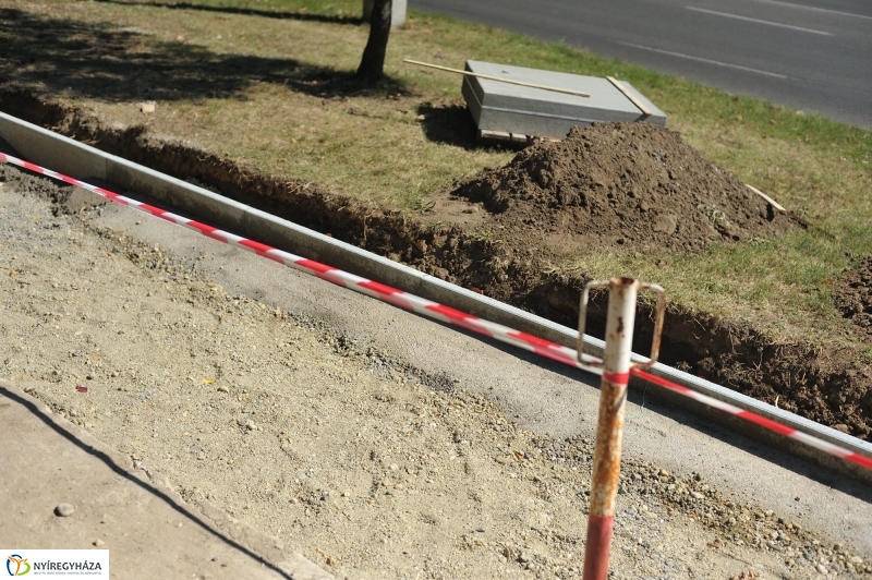 Járdafelújítás a Sóstói úton